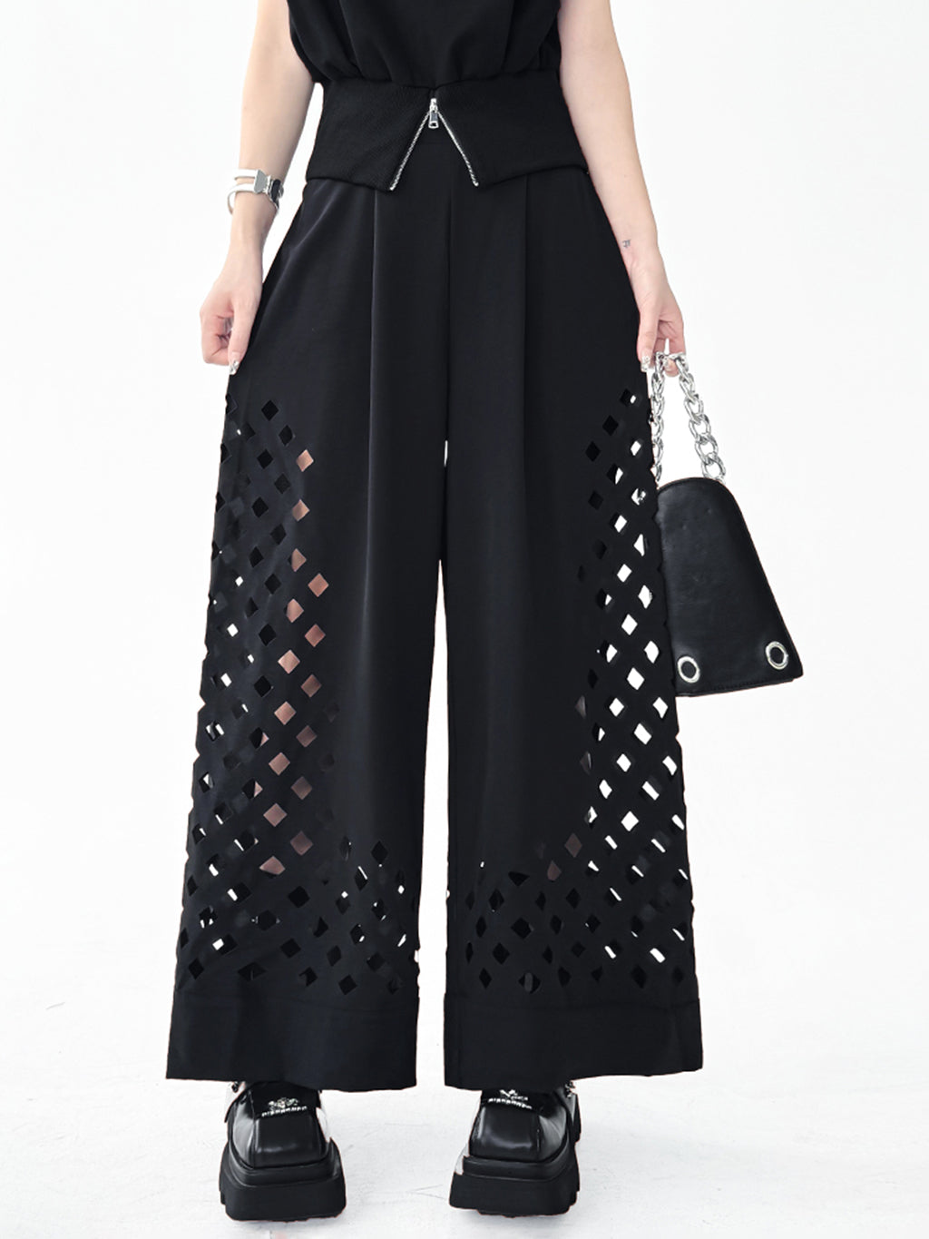 Punched wide pants