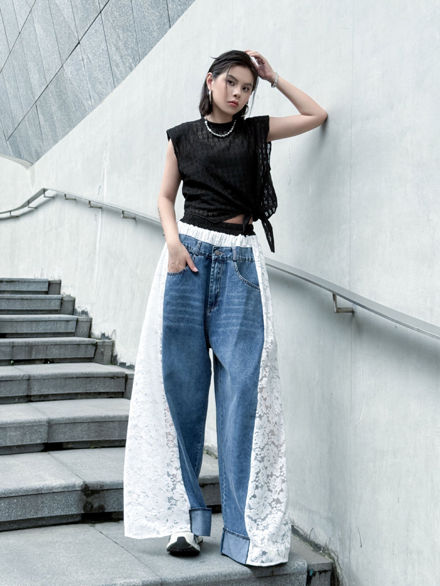 Lace-docking denim pants