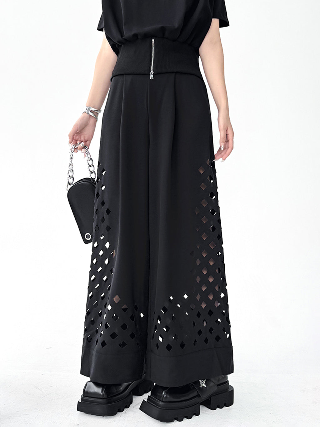 Punched wide pants