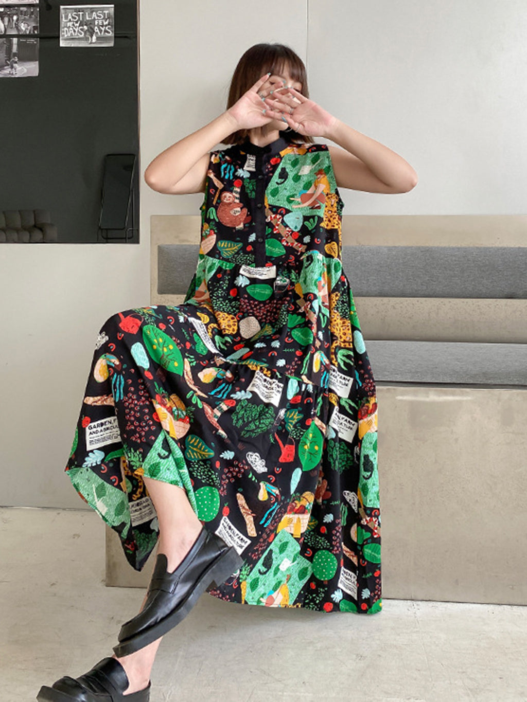graphic sleeveless dress