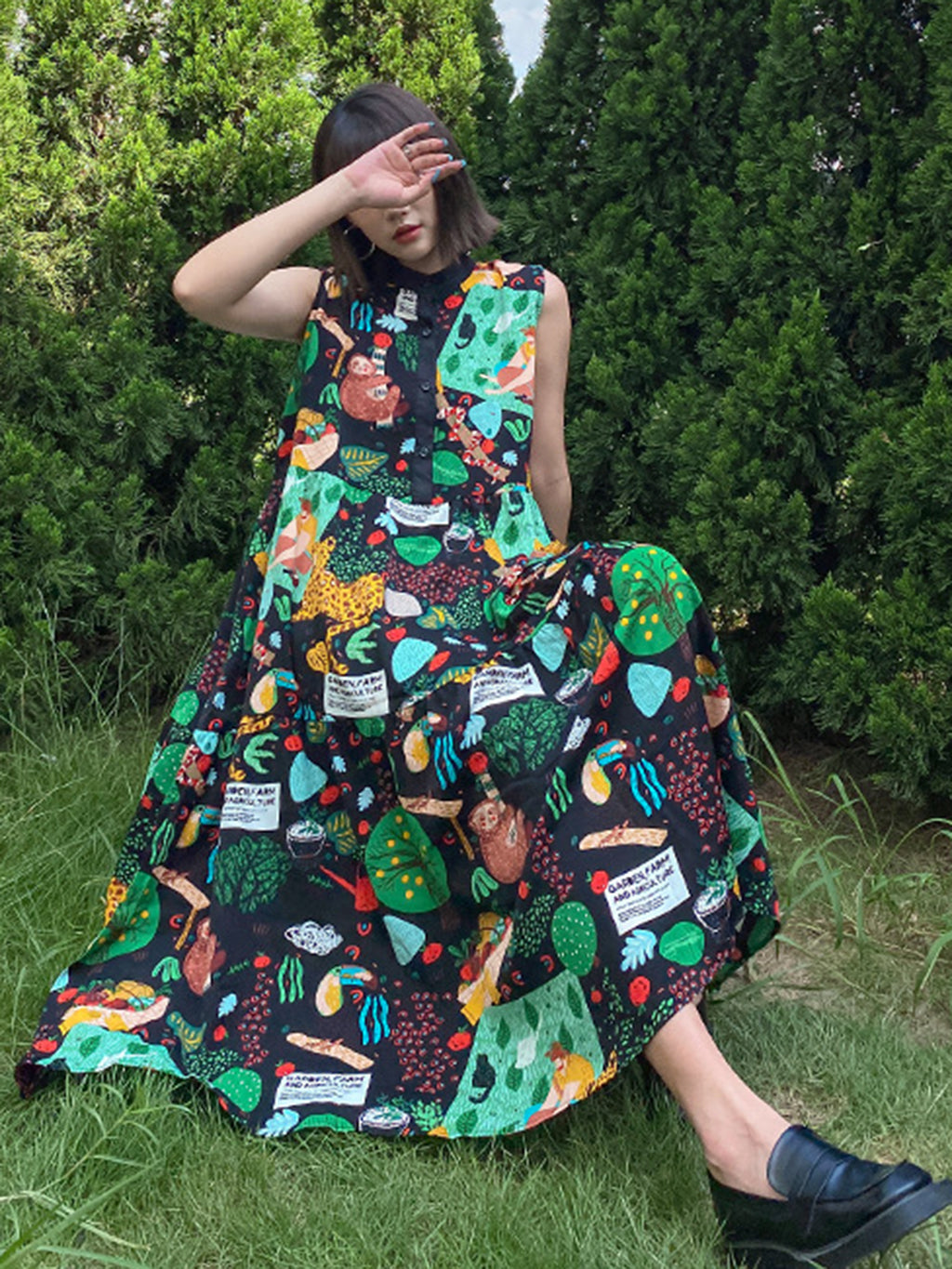 graphic sleeveless dress