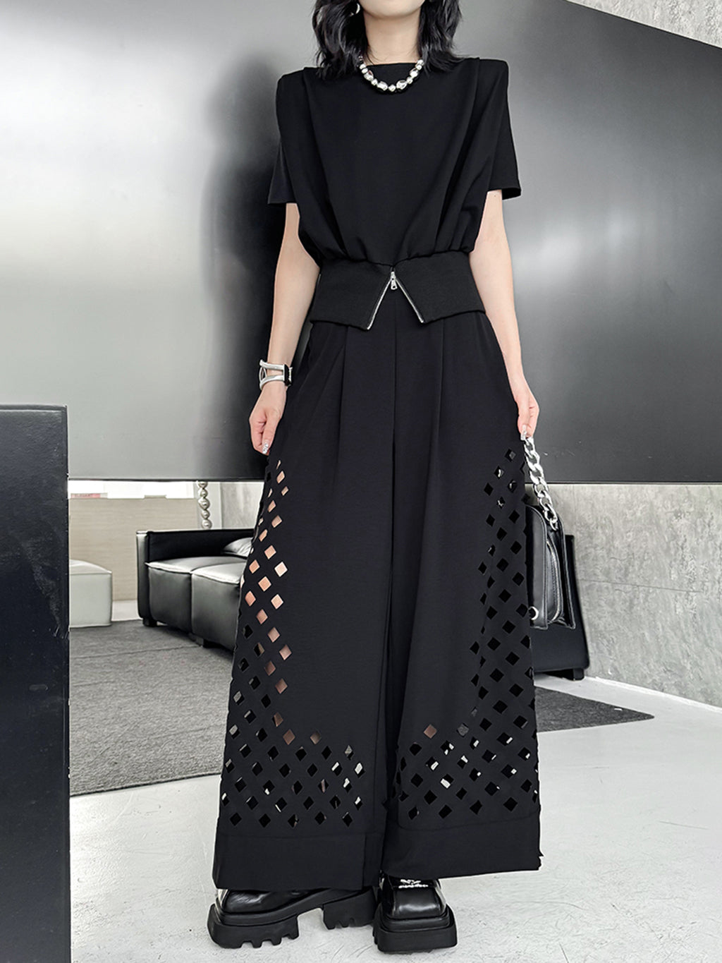 Punched wide pants