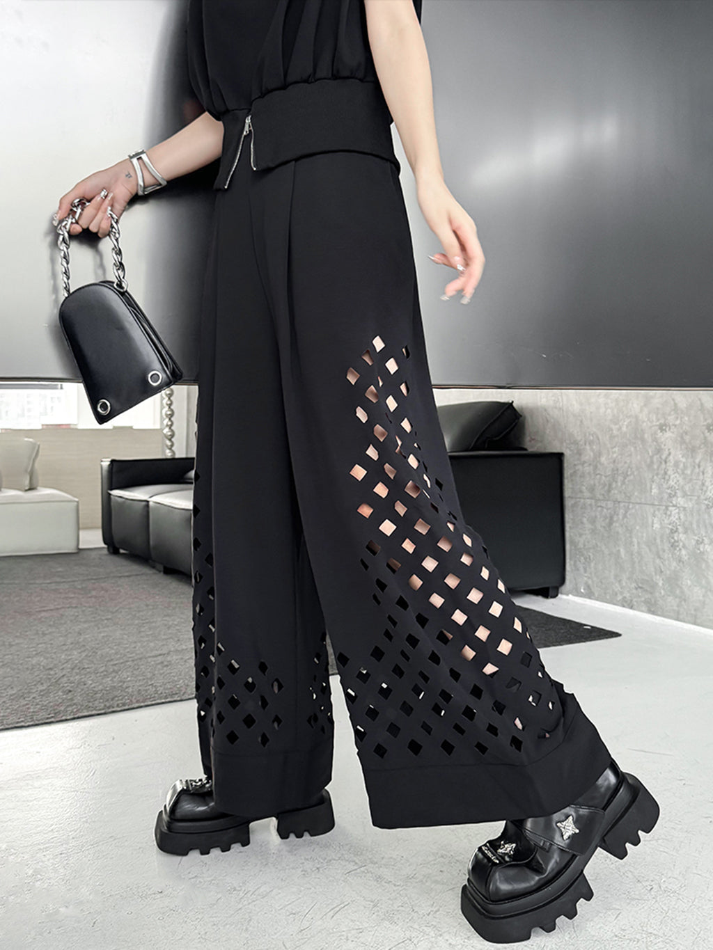 Punched wide pants