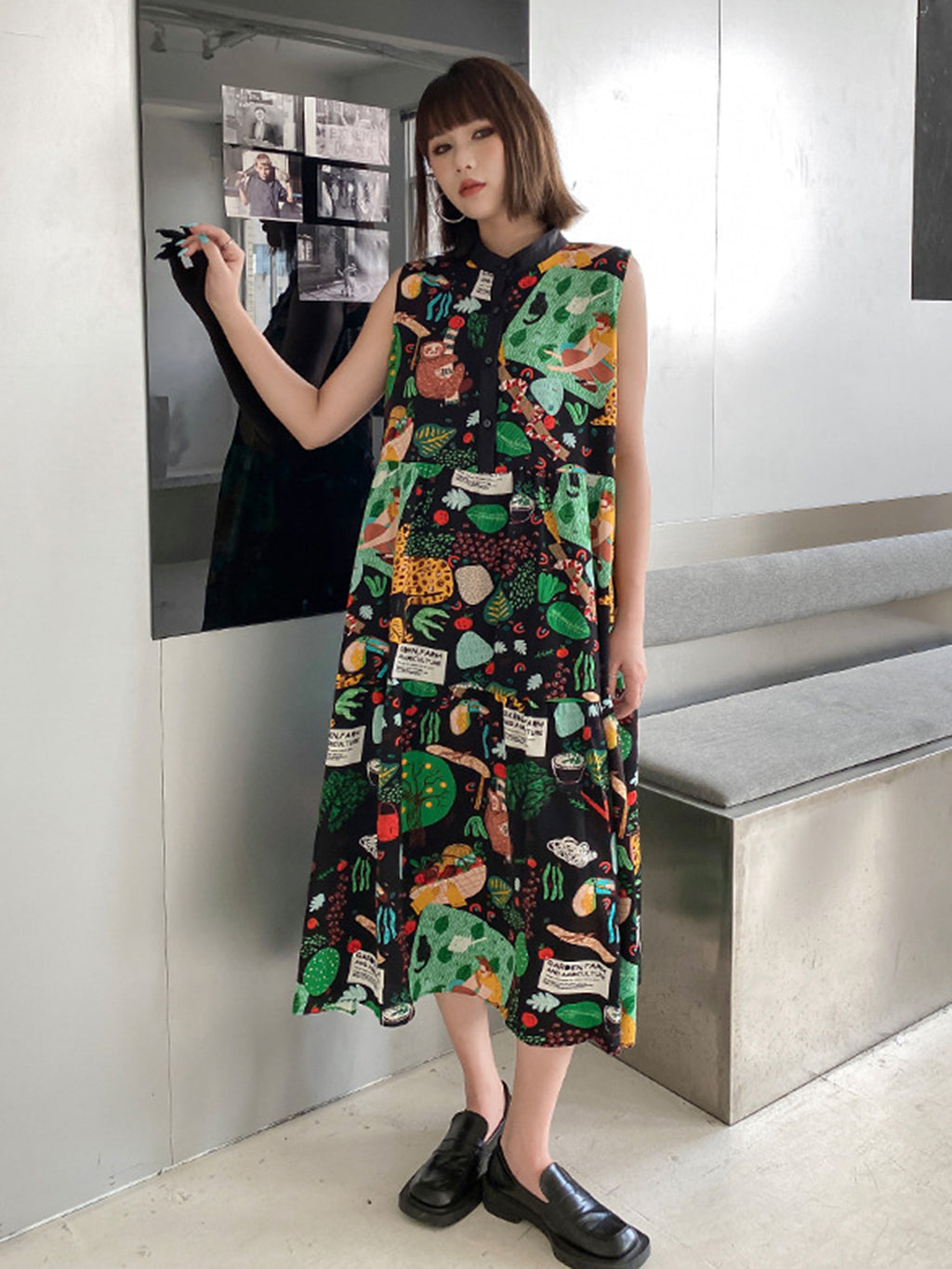 graphic sleeveless dress
