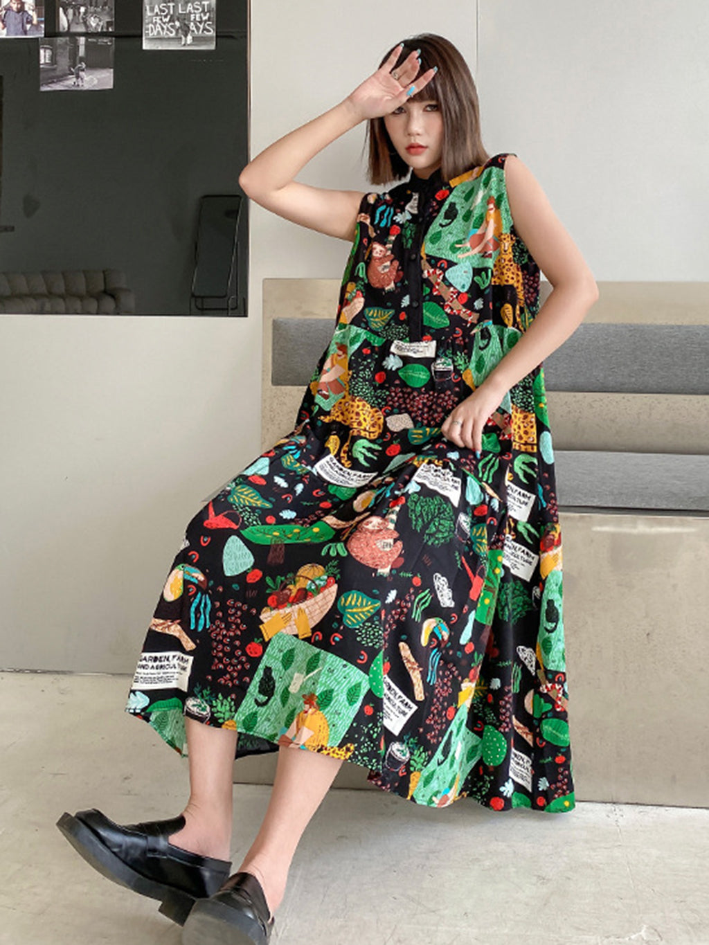 graphic sleeveless dress