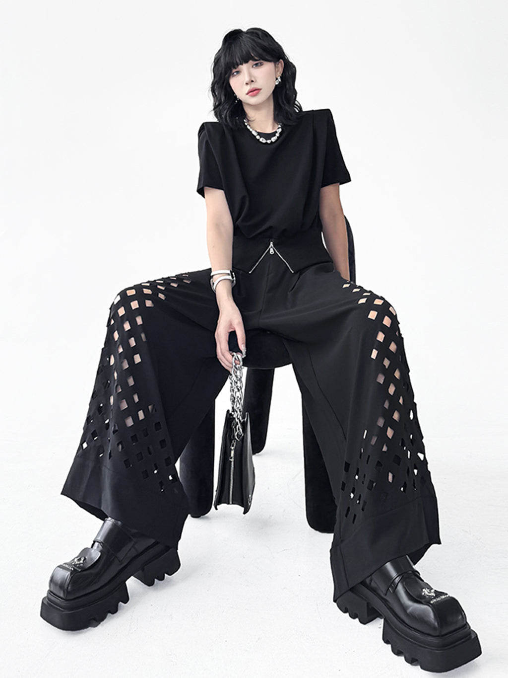 Punched wide pants