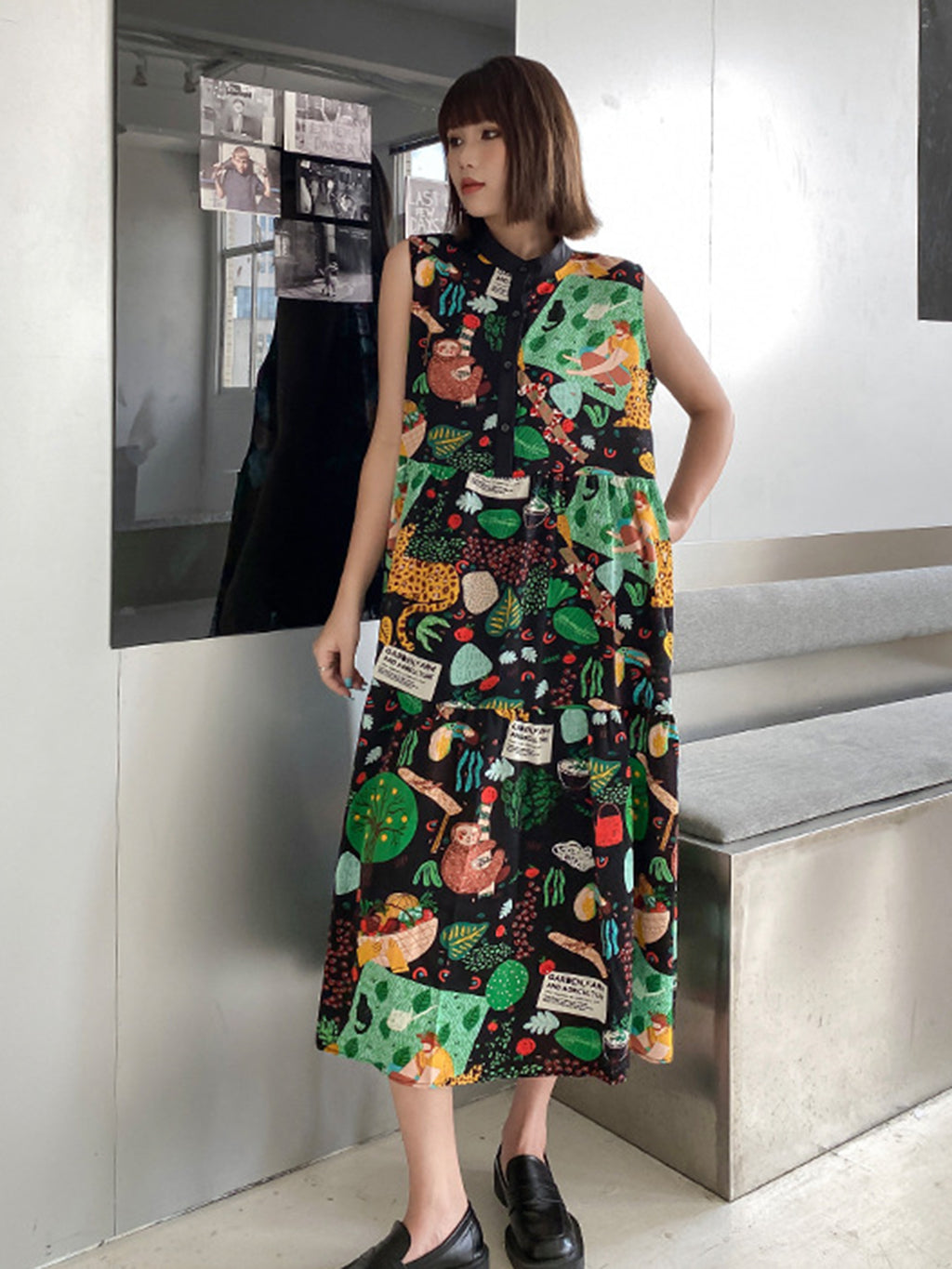 graphic sleeveless dress
