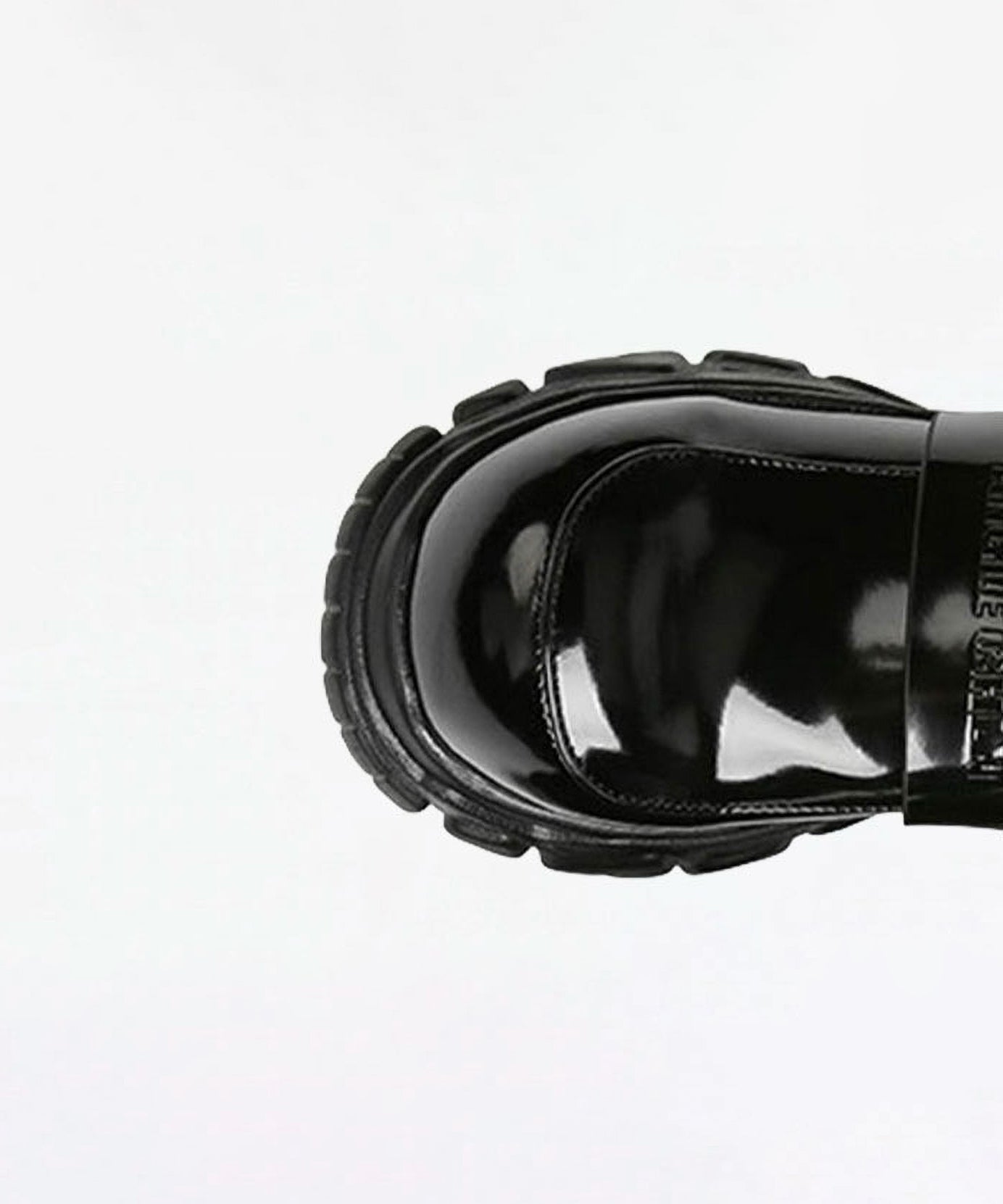 Back Chain Shoes