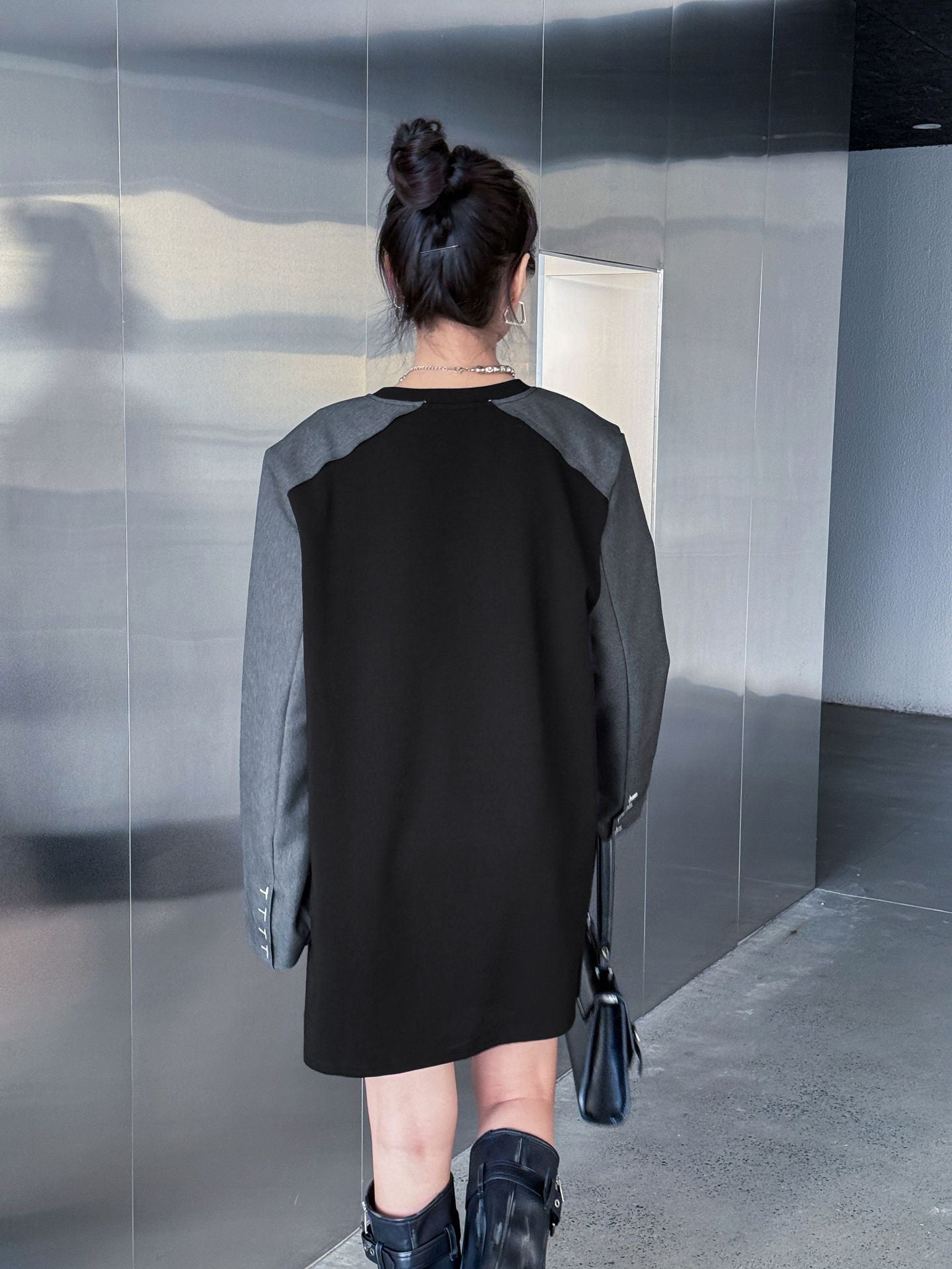Contrast color stitched top