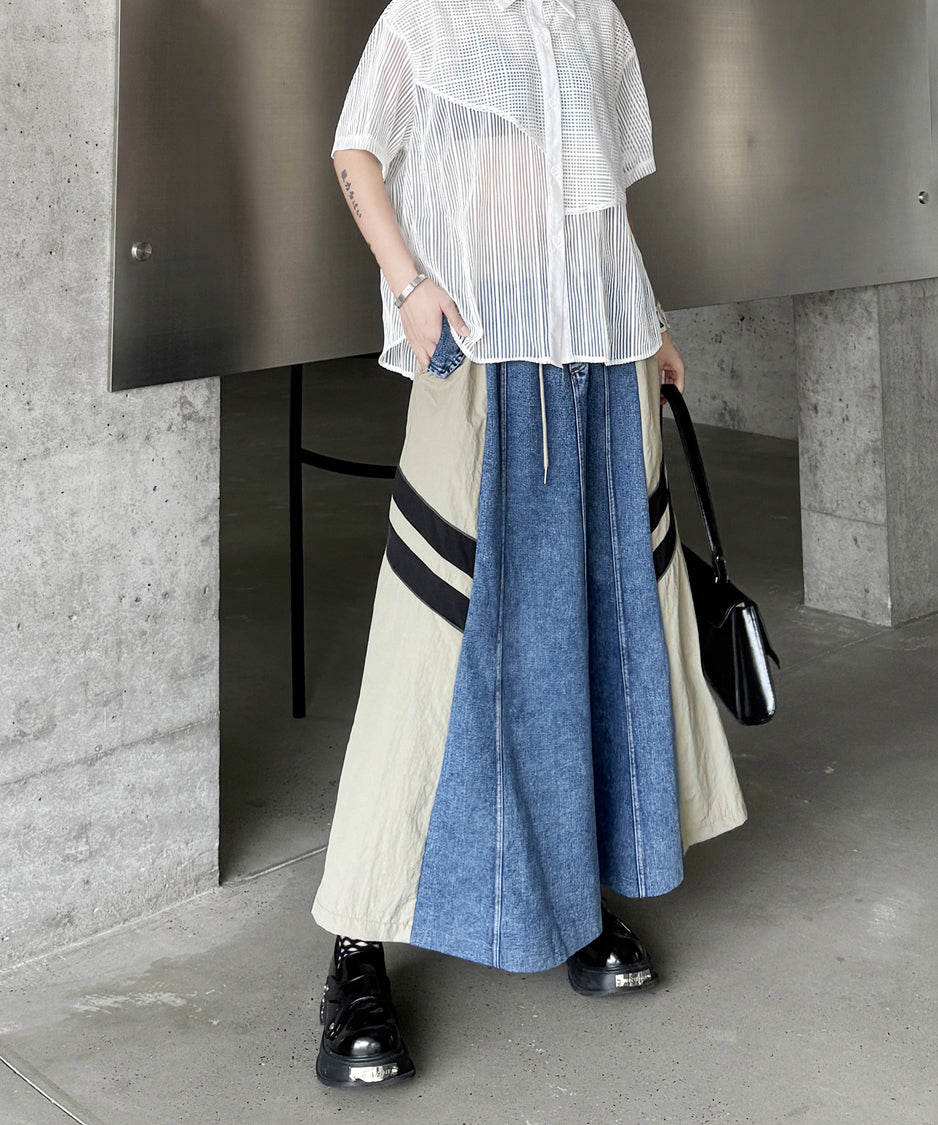 Side Switch Flare Denim Skirt