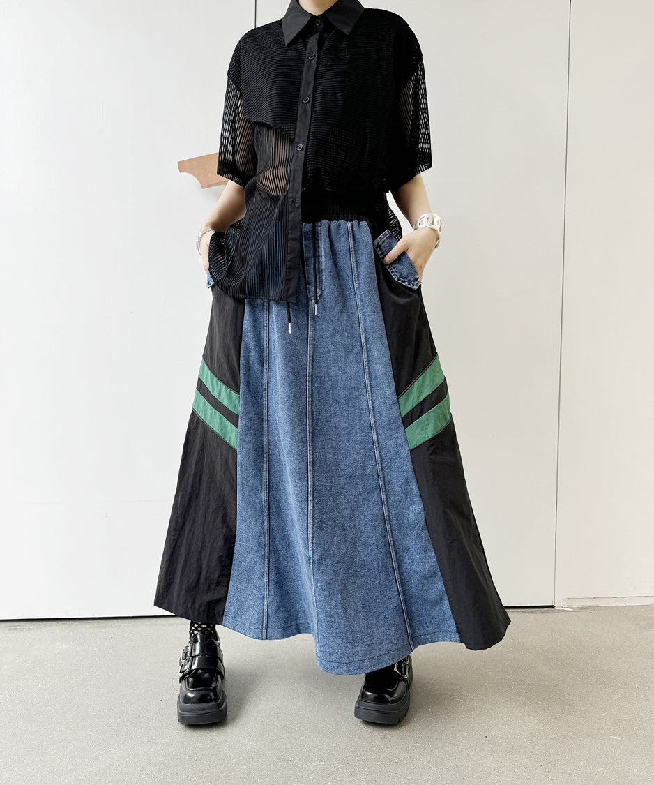 Side Switch Flare Denim Skirt