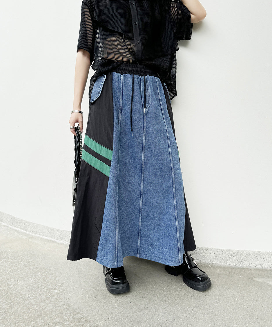 Side Switch Flare Denim Skirt