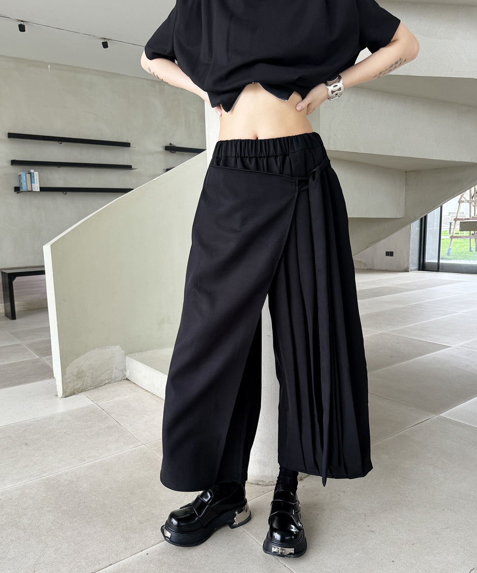 Half pleated wide pants