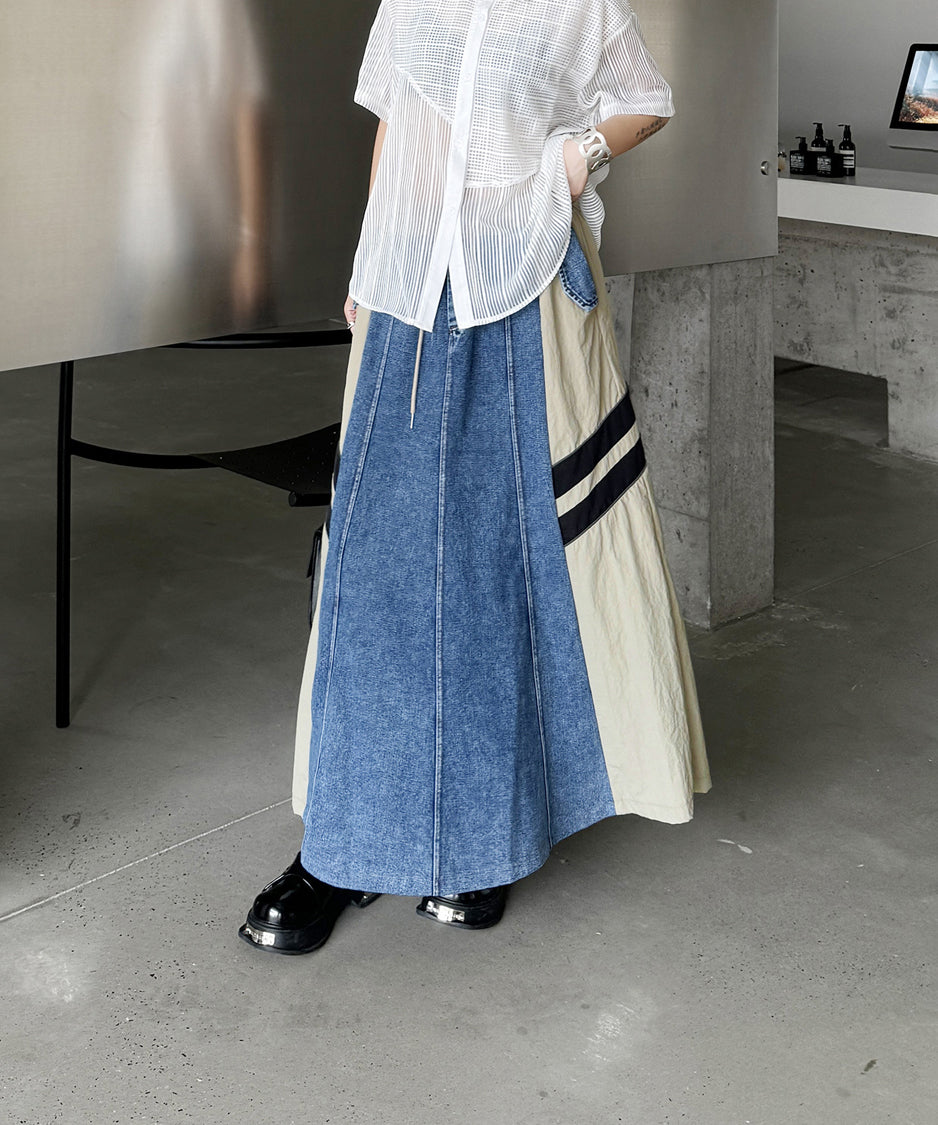 Side Switch Flare Denim Skirt