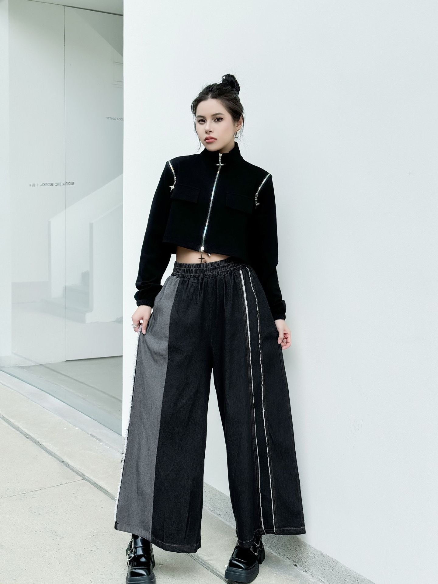 Contrast color straight denim