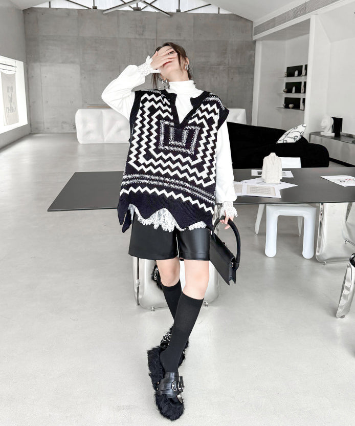 V-neck knit vest
