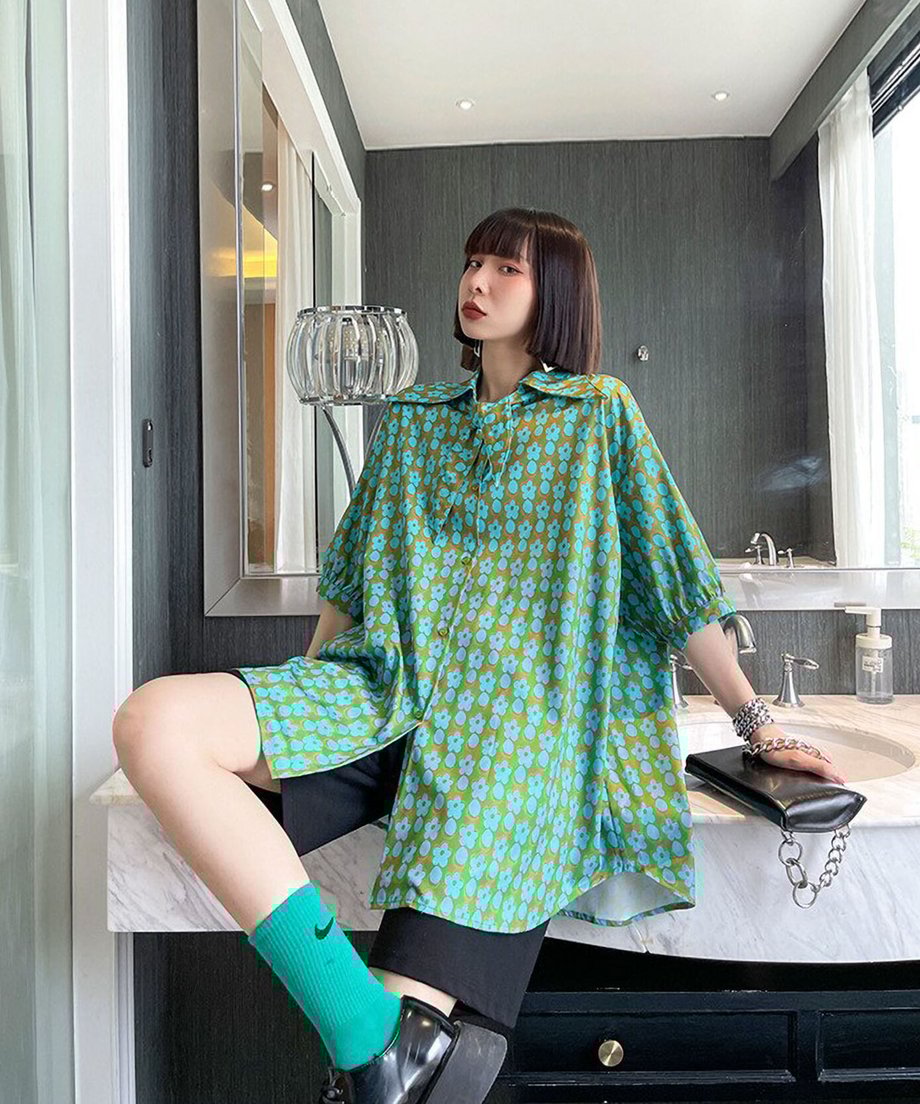Retro flower print blouse