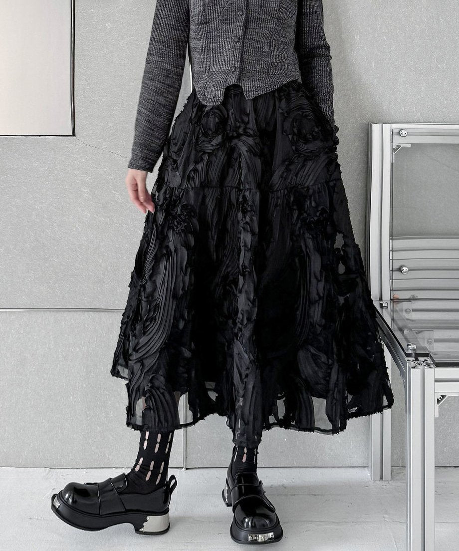 Three-dimensional skirt