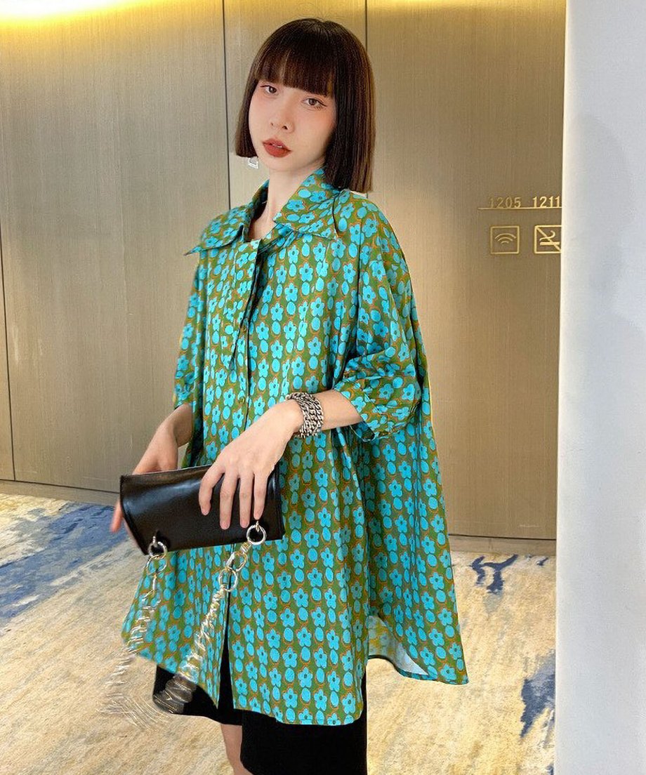 Retro flower print blouse