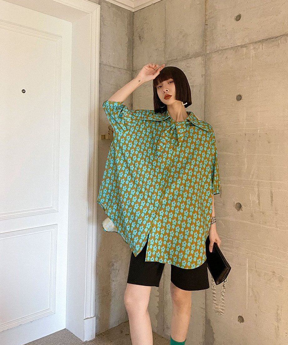 Retro flower print blouse