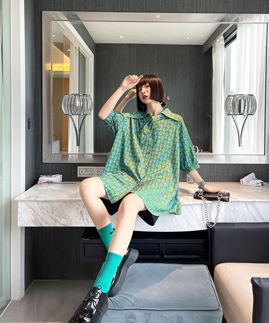 Retro flower print blouse