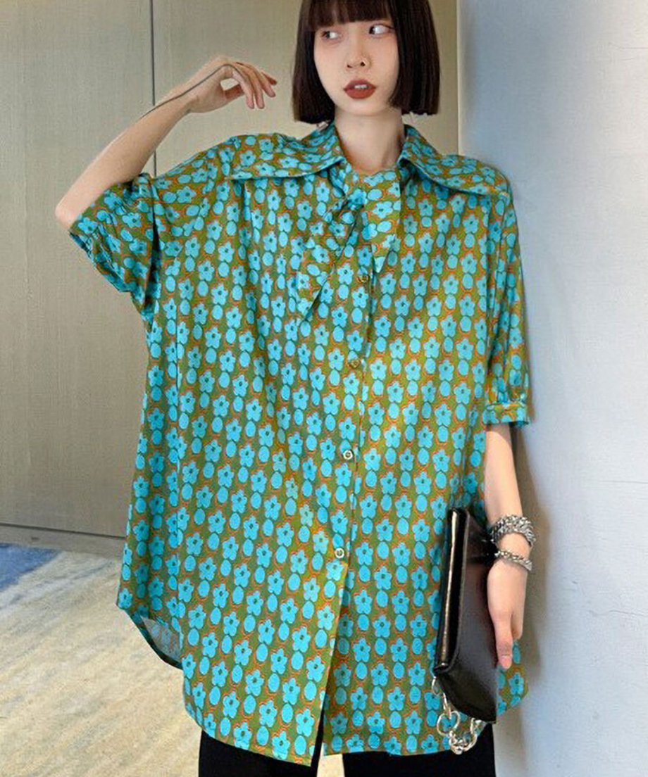 Retro flower print blouse