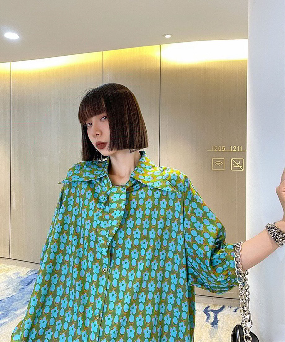 Retro flower print blouse