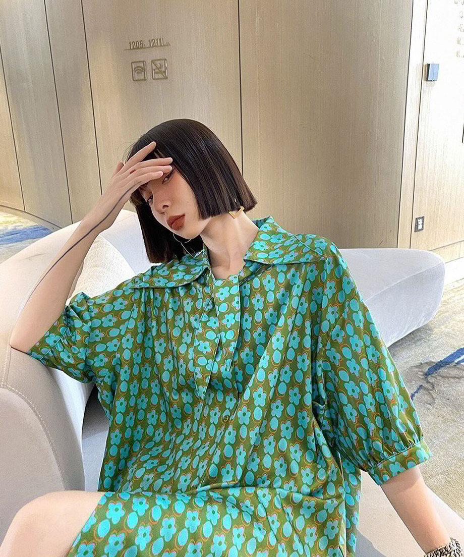 Retro flower print blouse