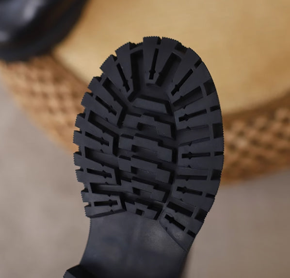Center zip boots