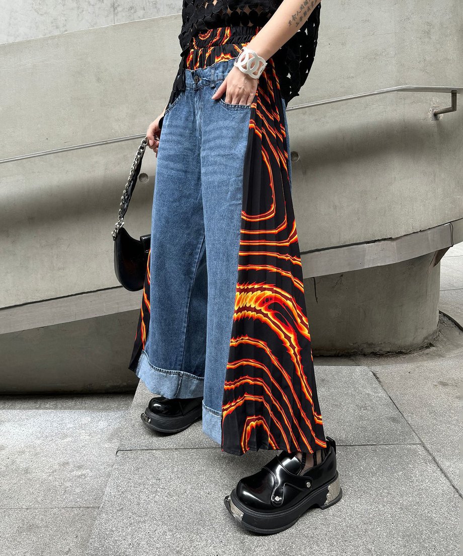 Side pleated denim pants