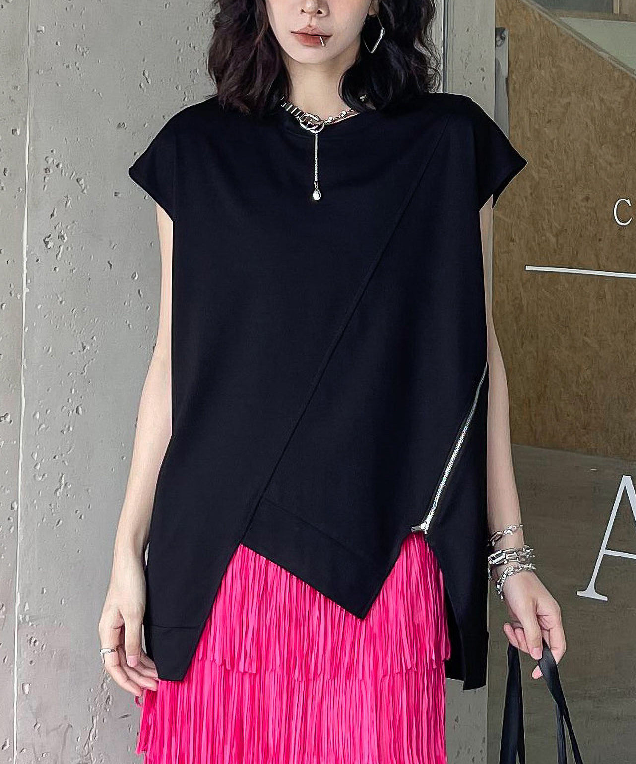 Drop shoulder zipper top