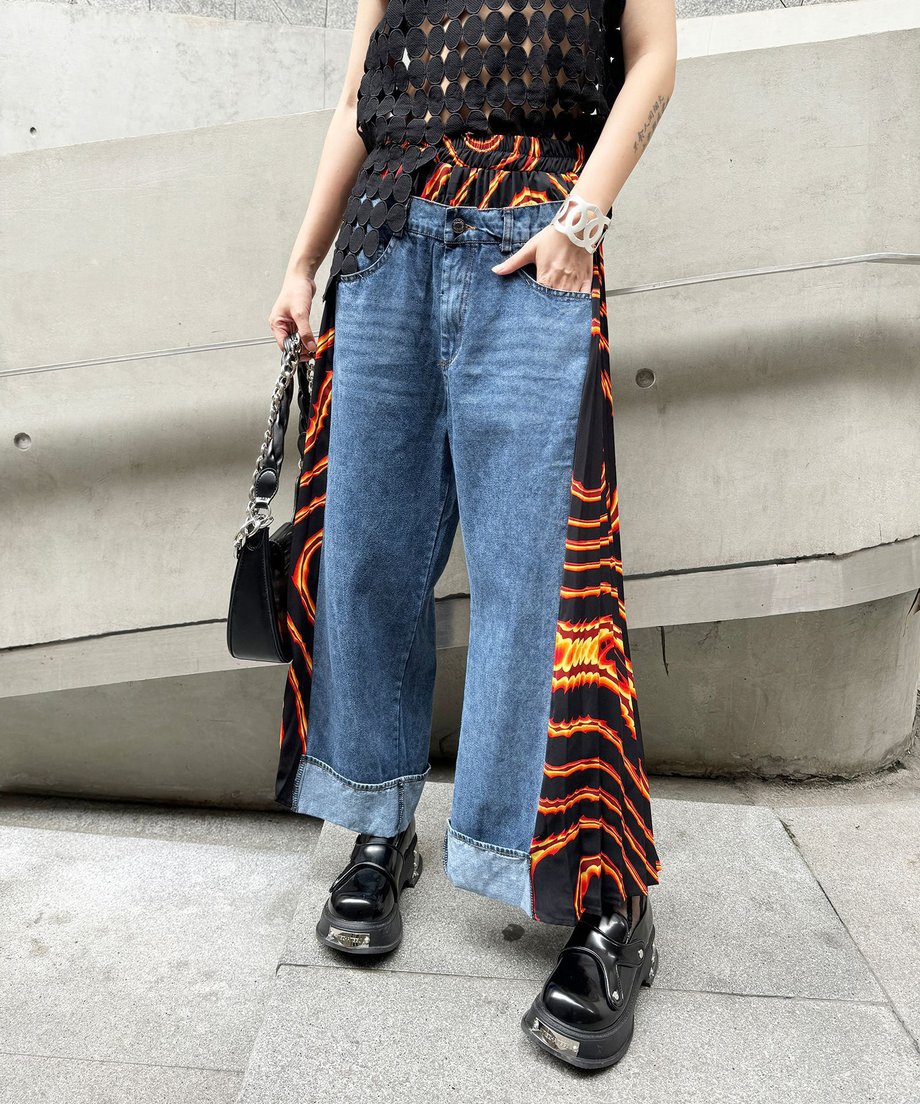 Side pleated denim pants