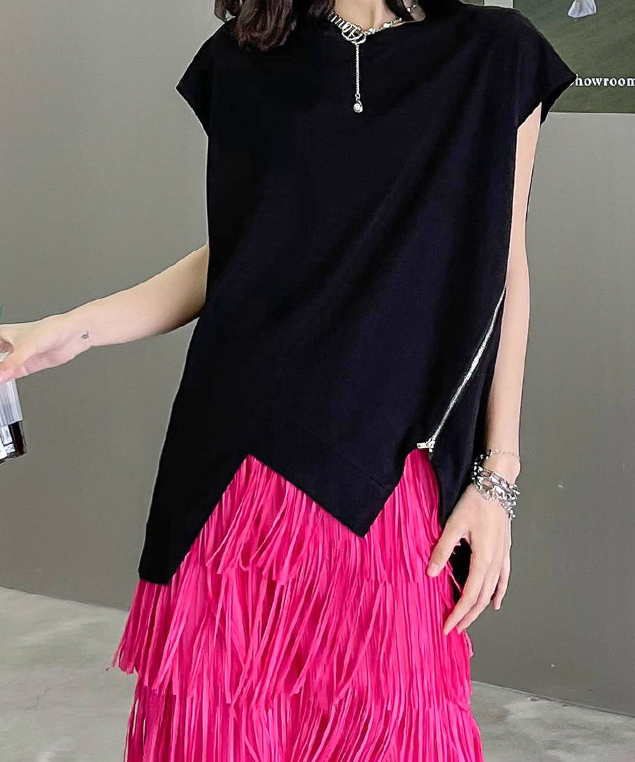 Drop shoulder zipper top