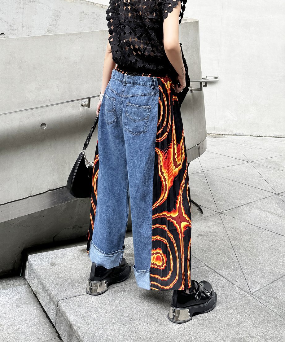 Side pleated denim pants