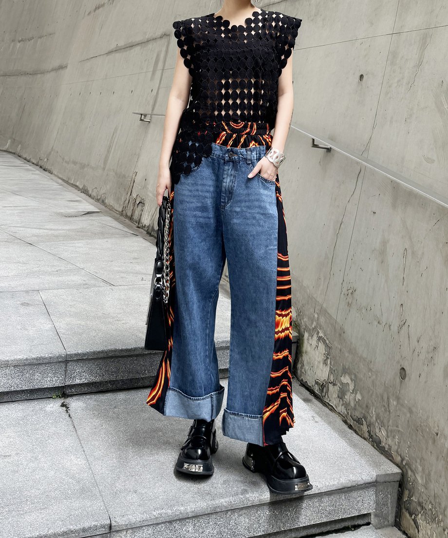 Side pleated denim pants