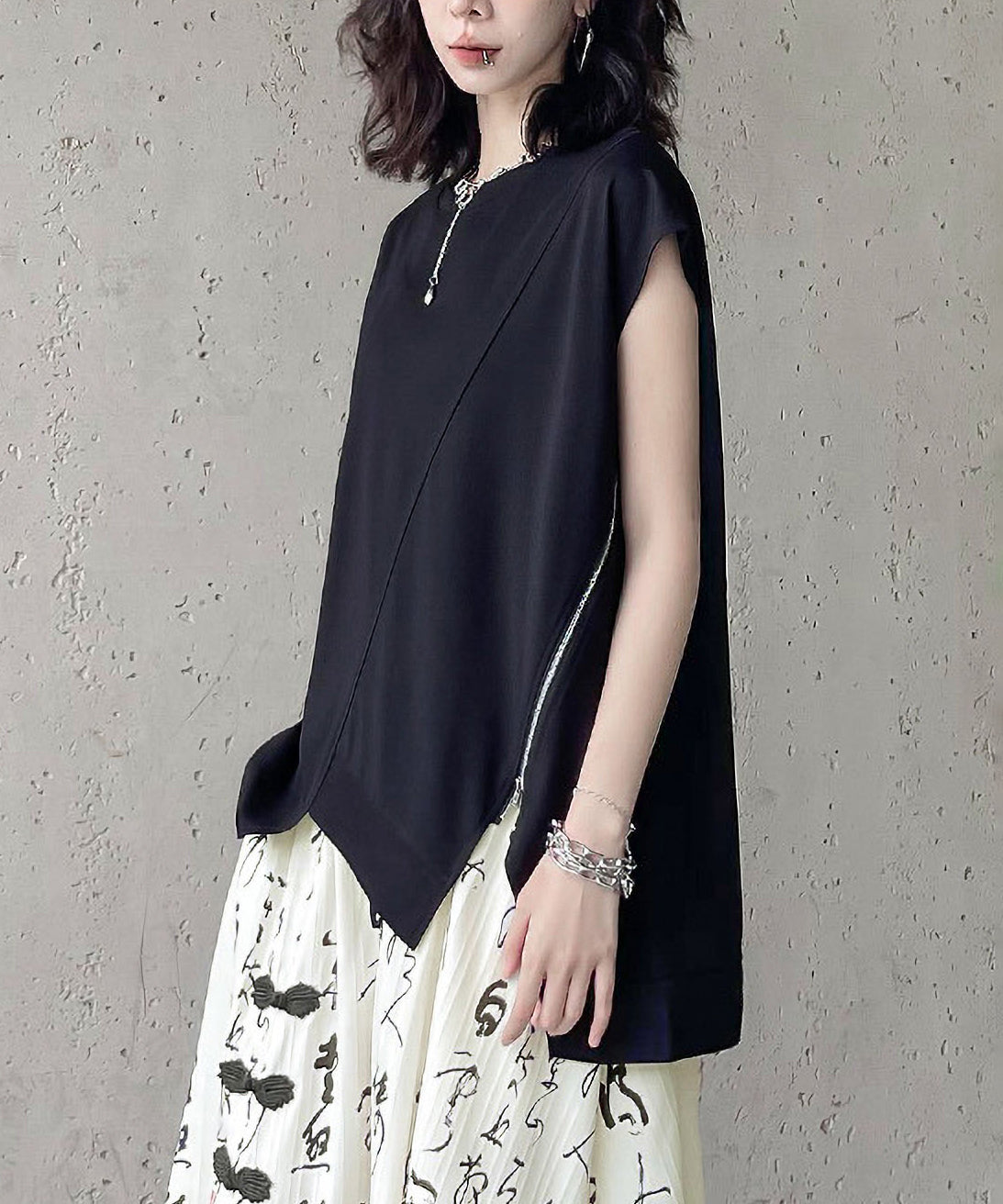 Drop shoulder zipper top