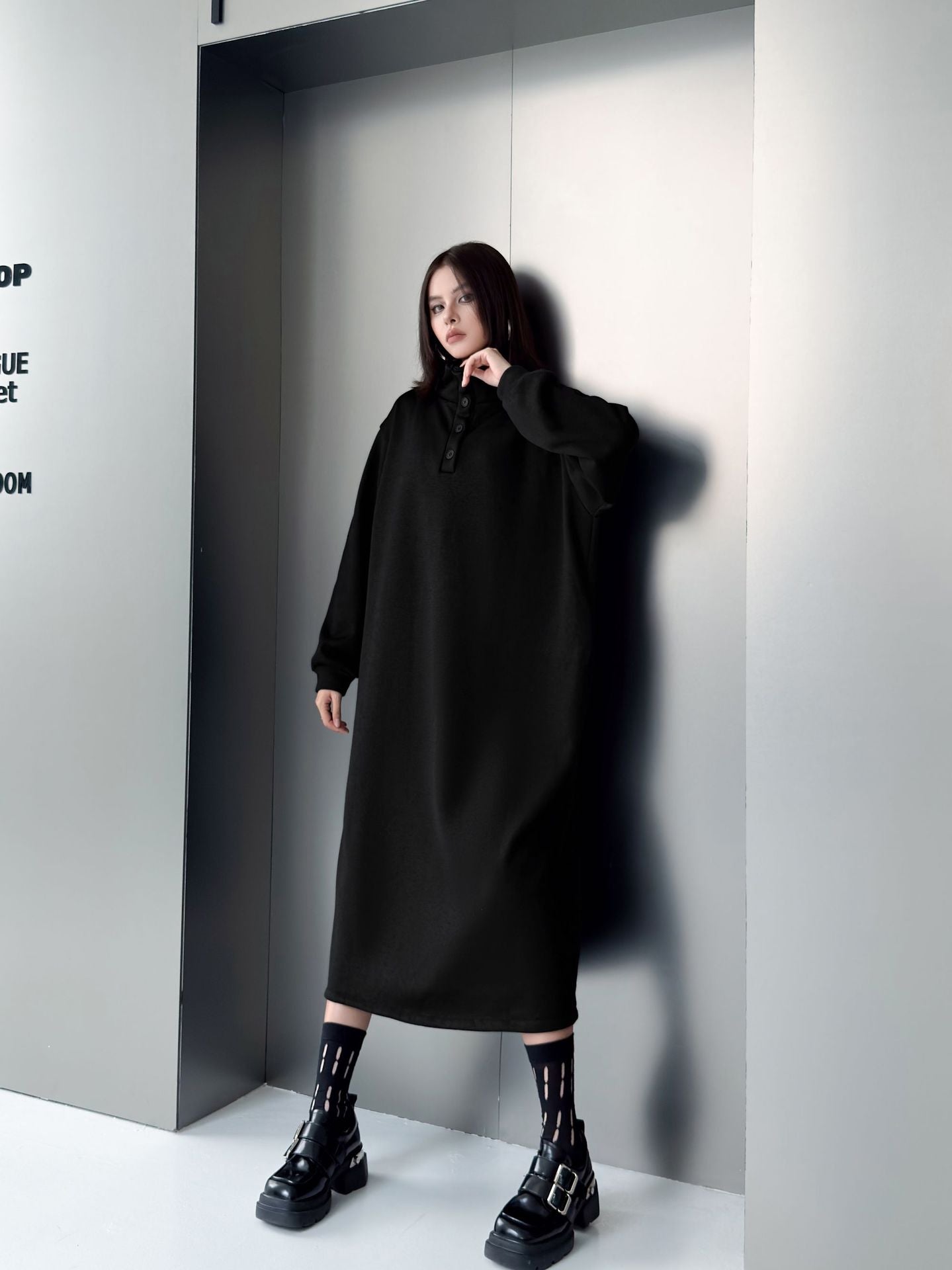 ハイネックボタンロングドレス