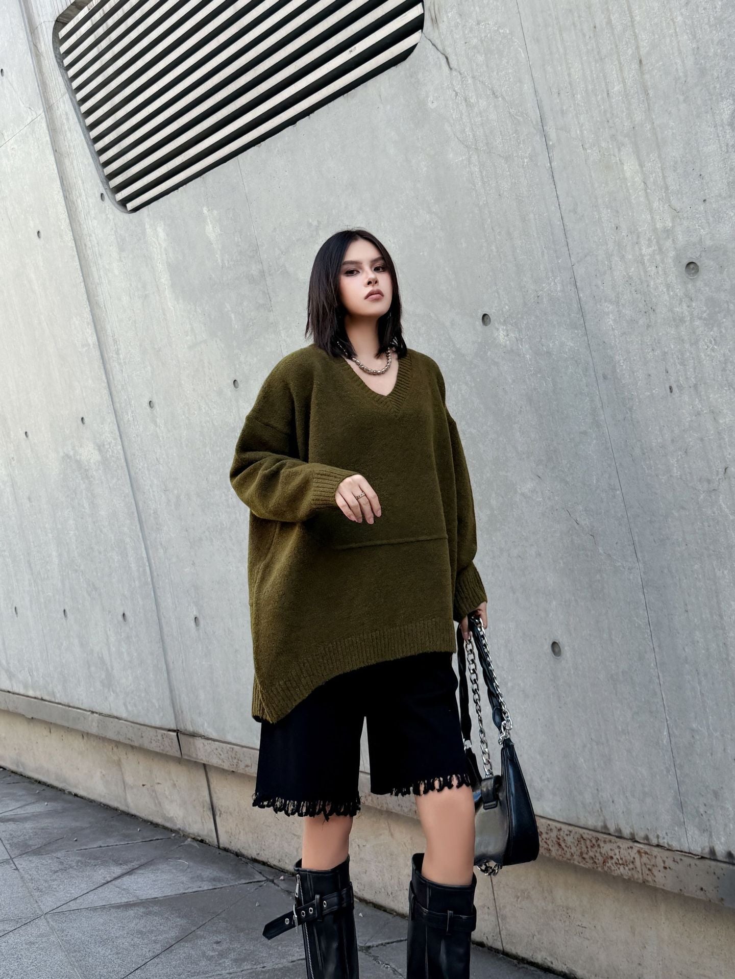 Vネックオーバーセーター