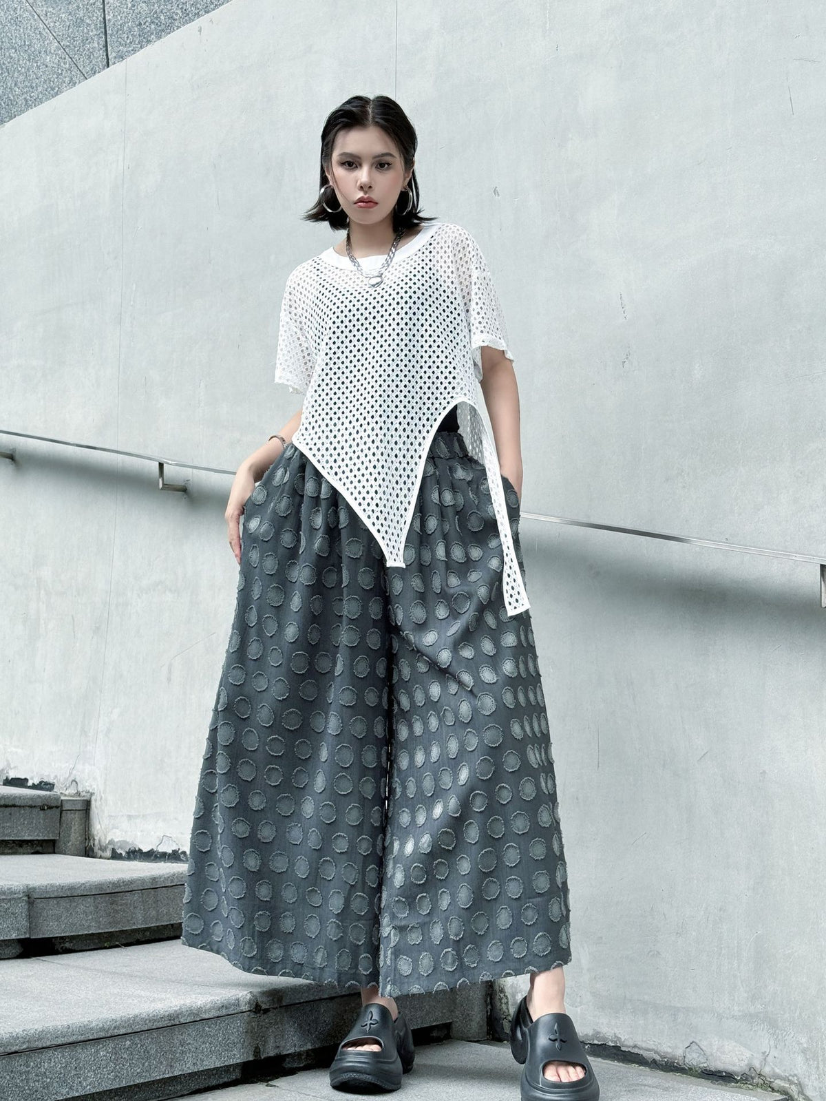 Mesh front cut top 