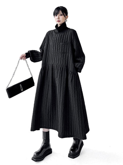 キルティッドハイネックボリュームドレス