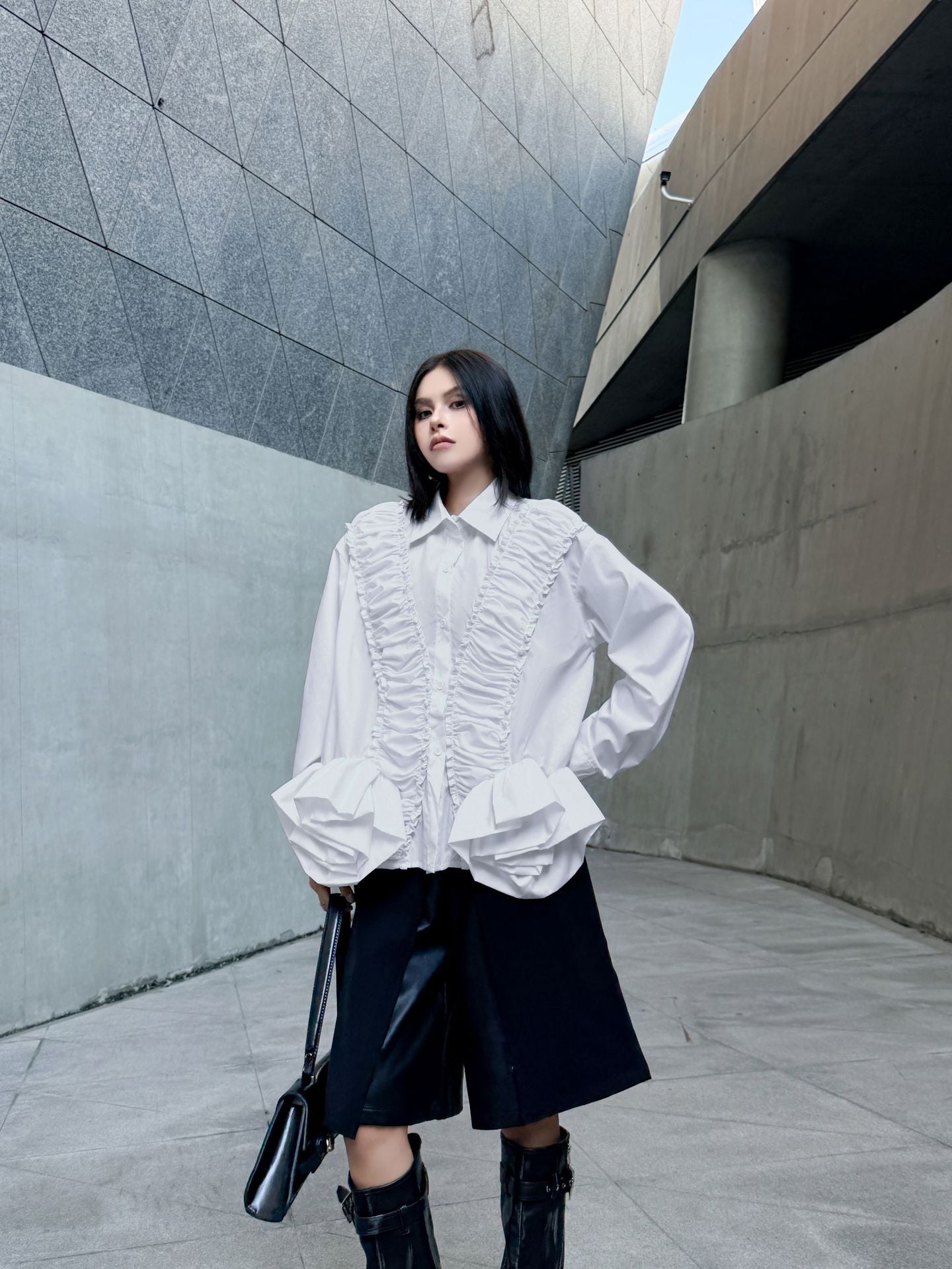 ラッフルペプラムブラウス