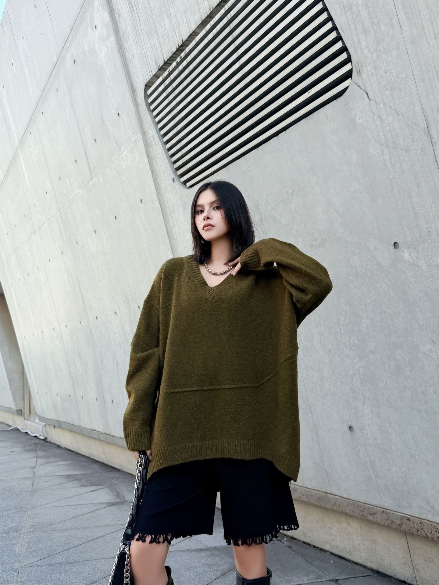 Vネックオーバーセーター