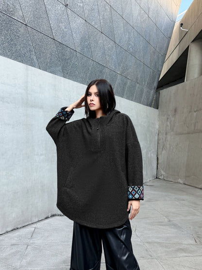 フードエンブロイダリーフリーストップス