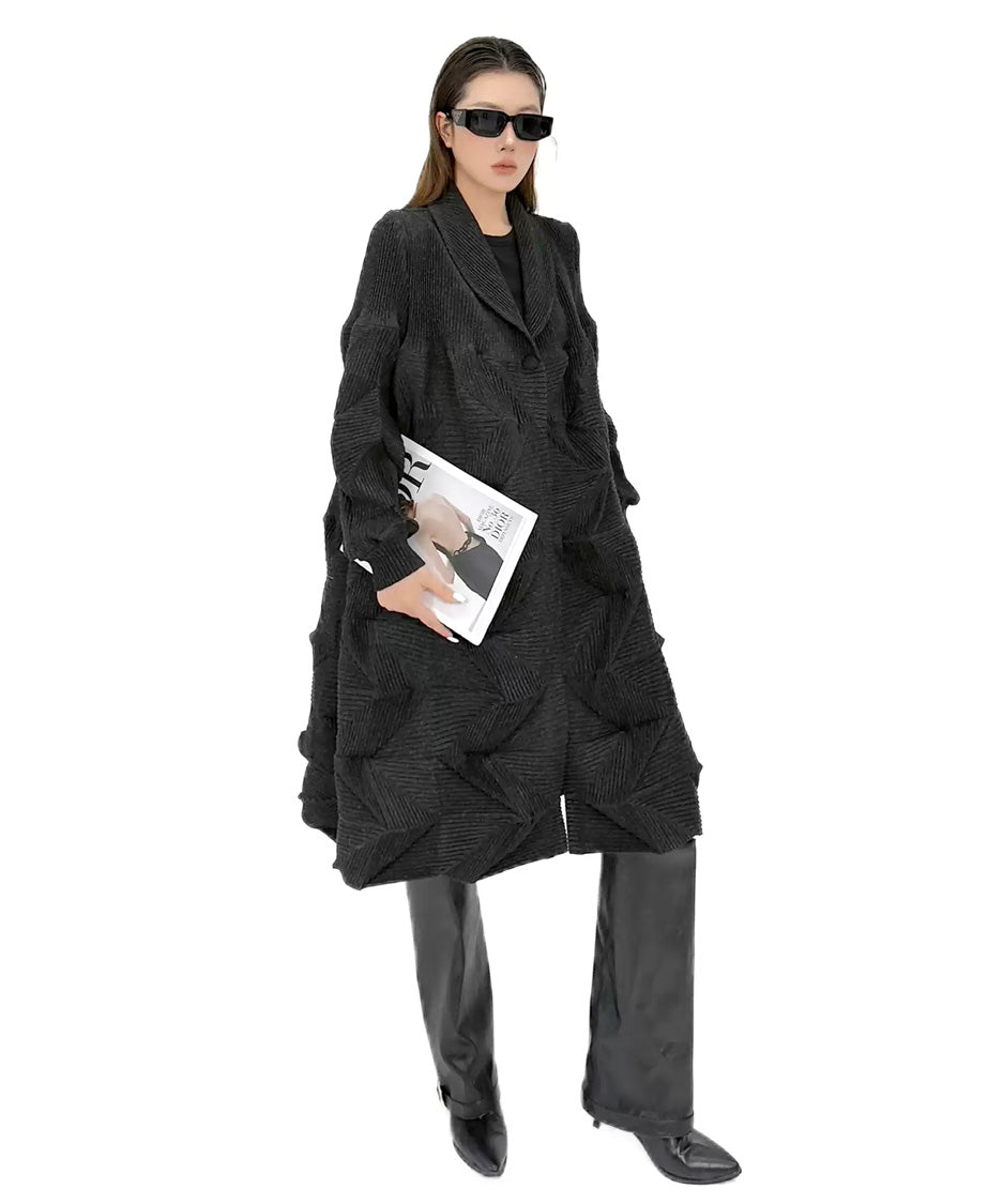 ジオメトリックプレスロングコート