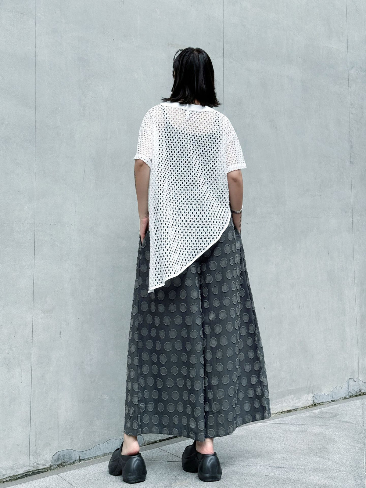 Mesh front cut top 