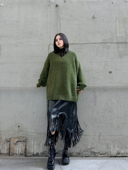 Vネックルーズニットセーター