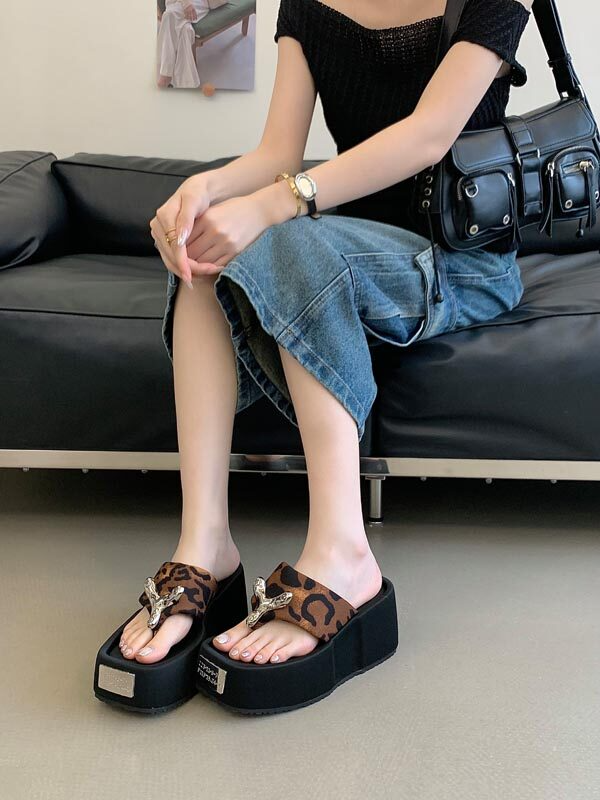 メタルノットプラットフォームサンダル