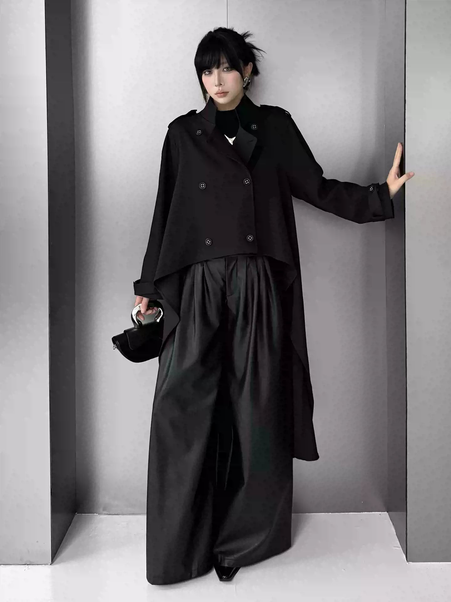 ドレープカットトレンチコート