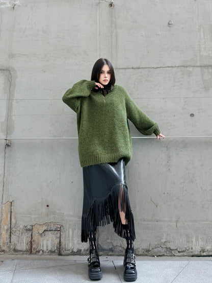 Vネックルーズニットセーター