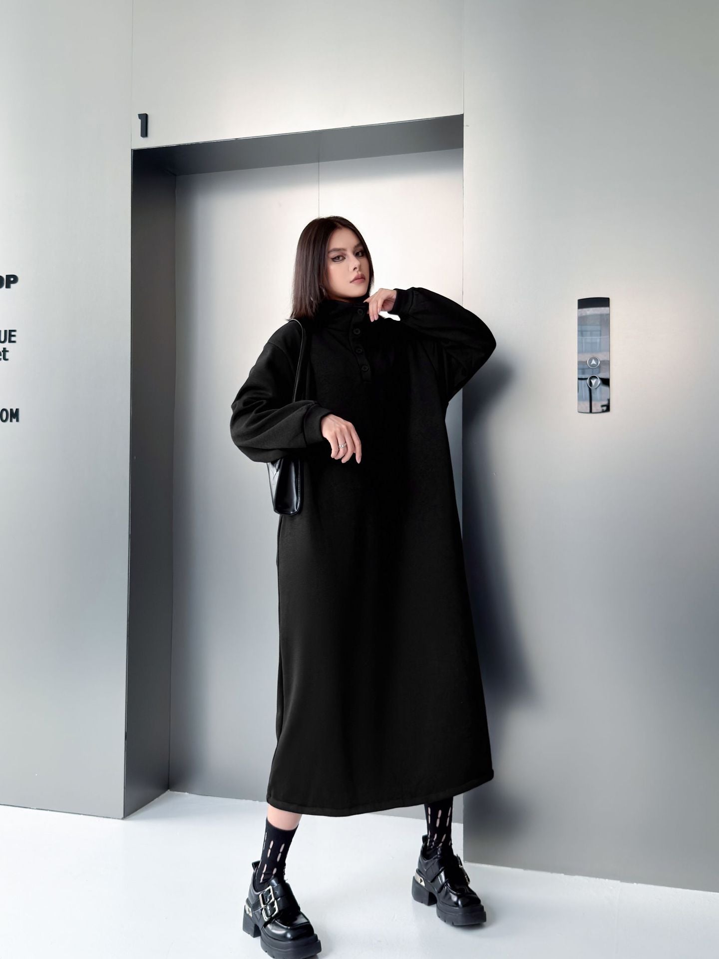 ハイネックボタンロングドレス